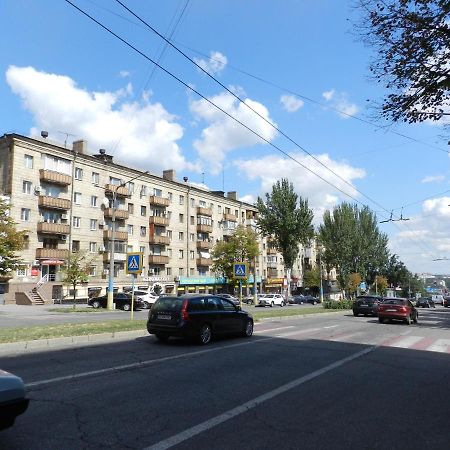 3-Room Apartment Near Inturist On Sobornyi Avenue 156, By Grandhome Zaporizhia Екстериор снимка