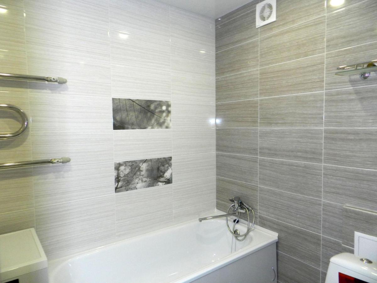 3-Room Apartment Near Inturist On Sobornyi Avenue 156, By Grandhome Zaporizhia Екстериор снимка
