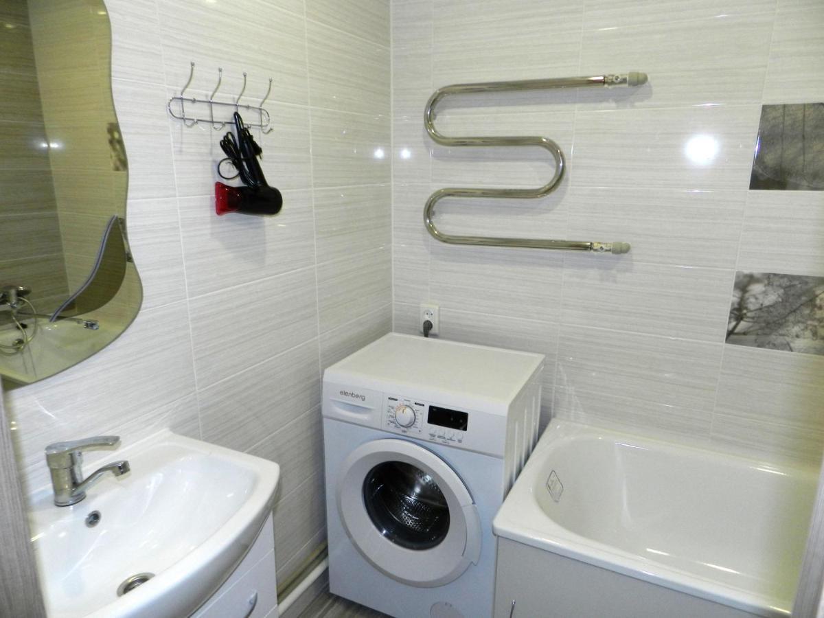 3-Room Apartment Near Inturist On Sobornyi Avenue 156, By Grandhome Zaporizhia Екстериор снимка