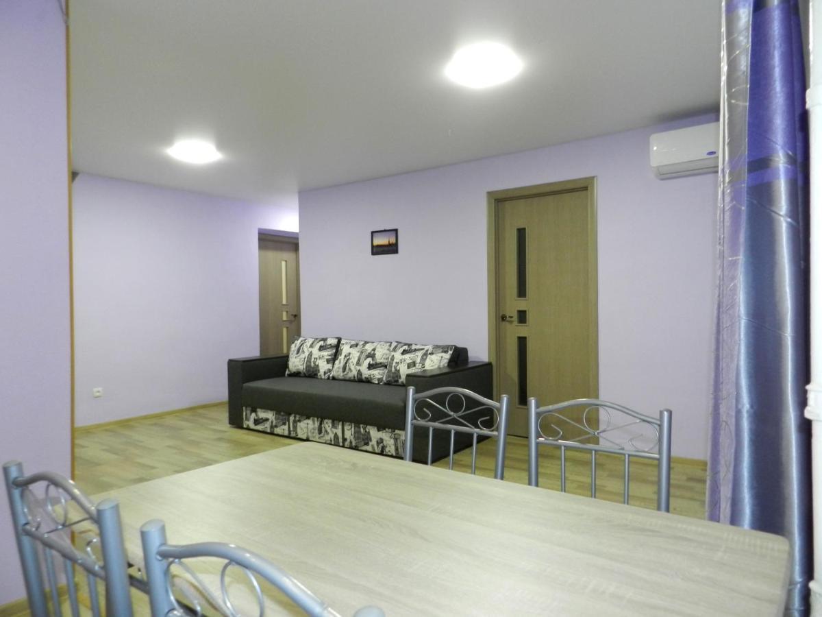 3-Room Apartment Near Inturist On Sobornyi Avenue 156, By Grandhome Zaporizhia Екстериор снимка