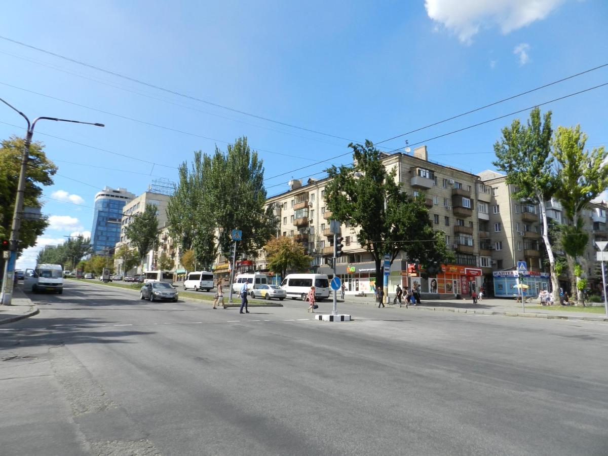 3-Room Apartment Near Inturist On Sobornyi Avenue 156, By Grandhome Zaporizhia Екстериор снимка